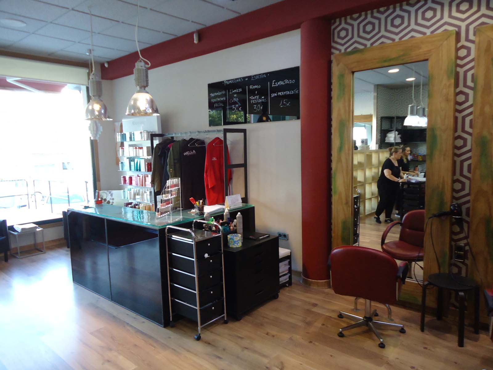 Vicky Lorenzo Peluquería en Oleiros